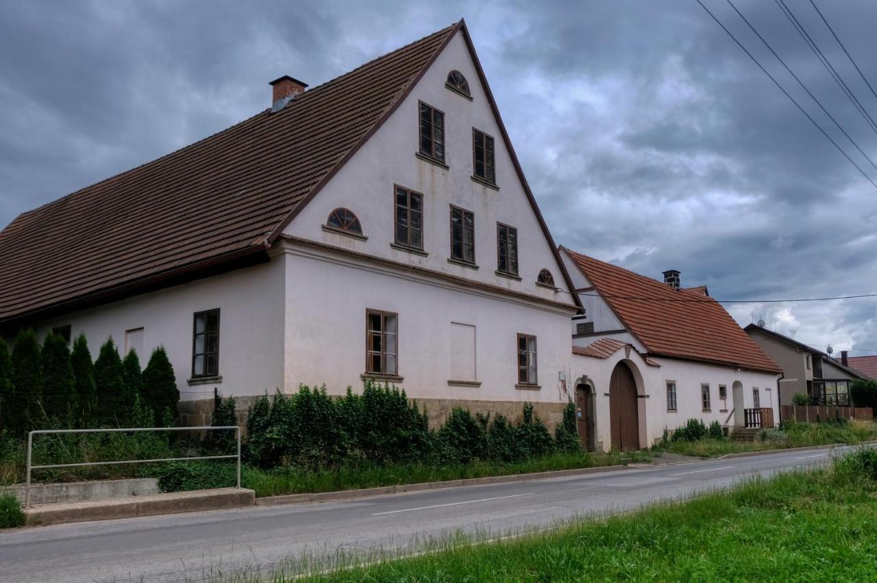 Apartmany V Broumovskem Statku Luaran gambar