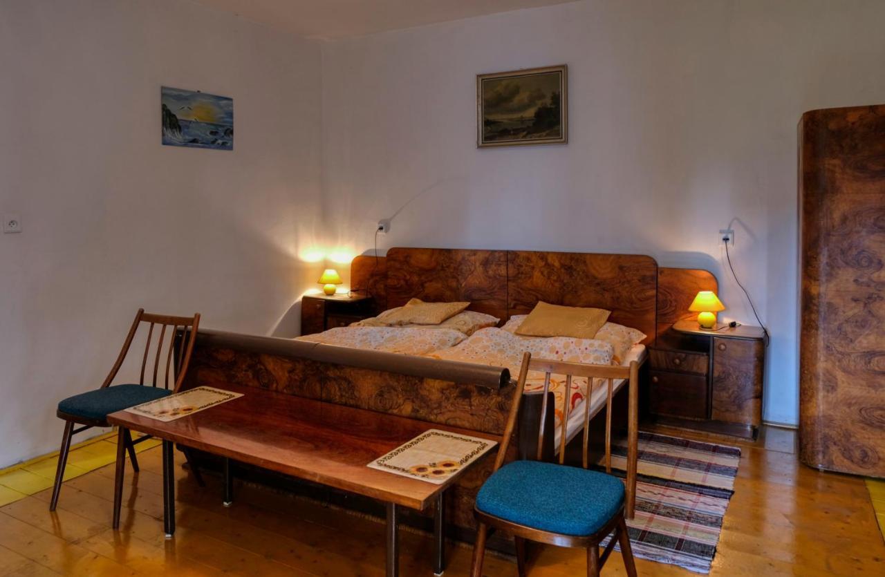 Apartmany V Broumovskem Statku Luaran gambar