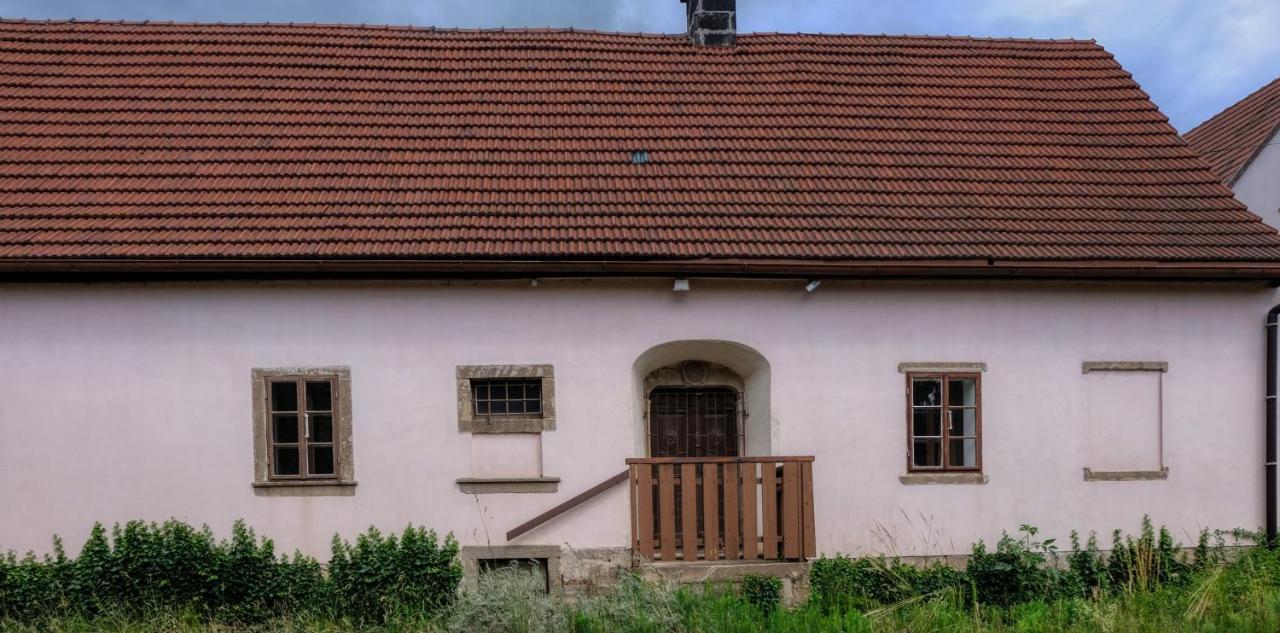 Apartmany V Broumovskem Statku Luaran gambar