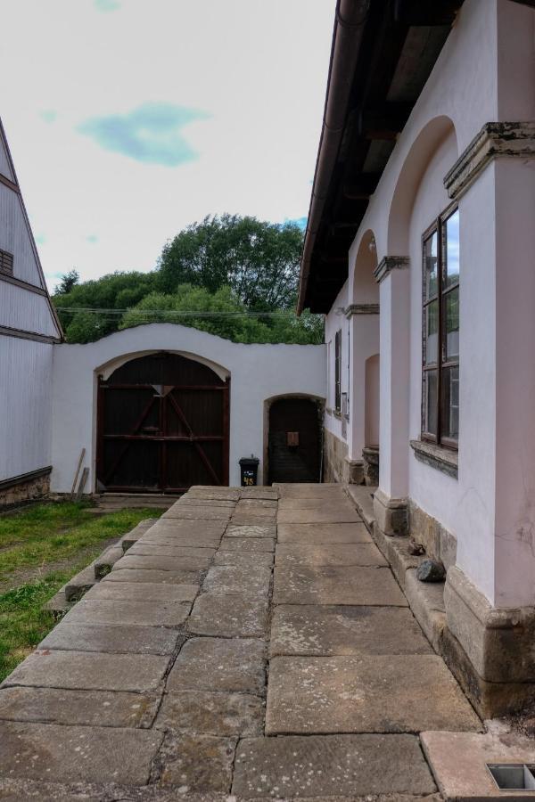 Apartmany V Broumovskem Statku Luaran gambar