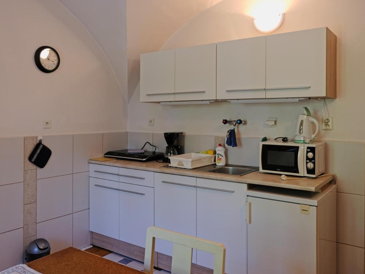 Apartmany V Broumovskem Statku Luaran gambar